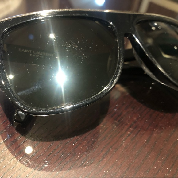 Authentic Saint Laurent black sunglasses - Picture 9 of 10